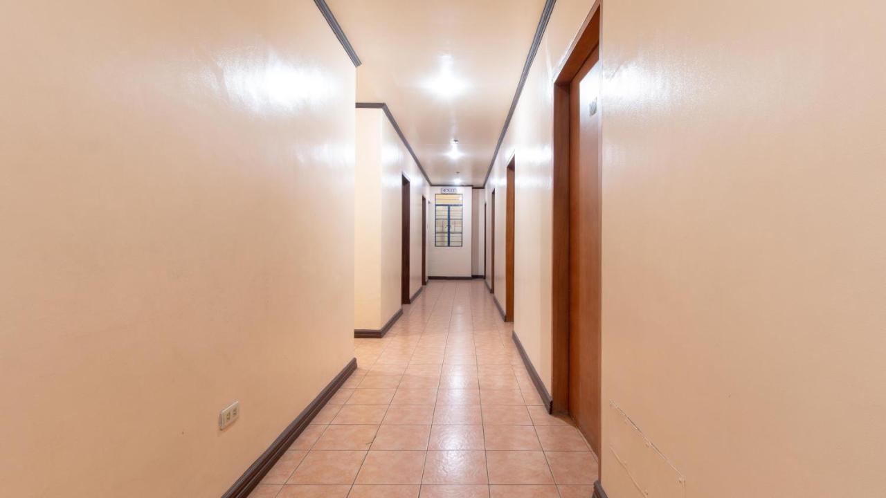 Hotel Reddoorz @ Downtown Tacloban Exterior foto